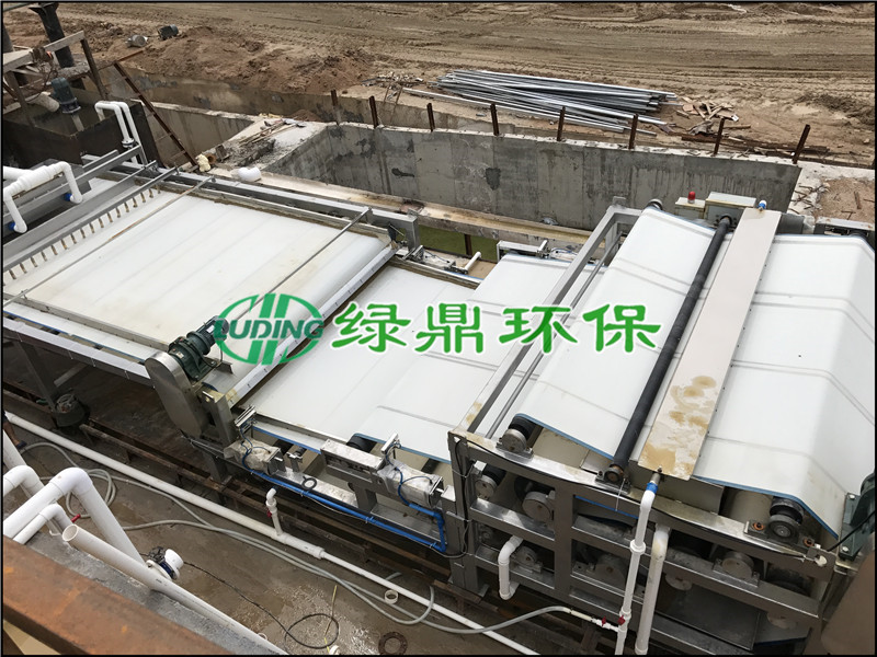 污泥深度脱水压滤机应用于武冈制沙线污泥榨泥处理