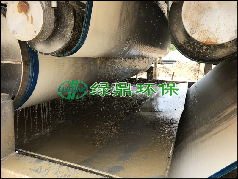 污泥带式脱水机发货珠晖隧道泥浆处理项目